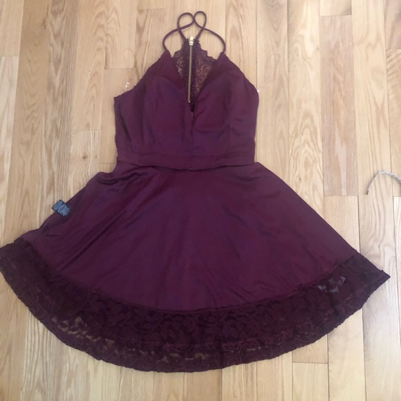 New Le Chateau sparkle lace  wine fit & flare wedding dress. - Picture 11 of 14